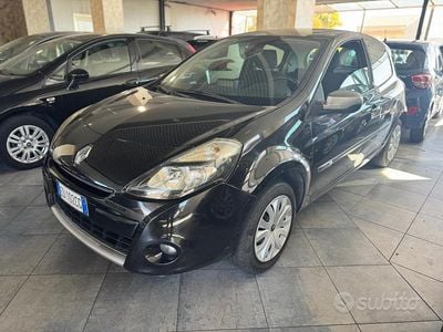 Brugt Renault Clio II 75 HK (55 kW) 2010 Sort Sedan