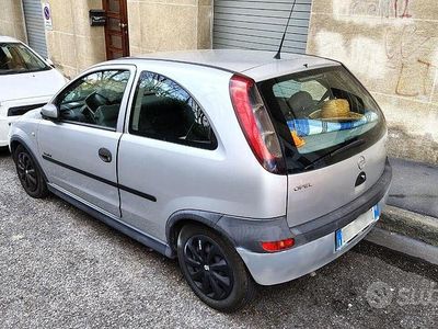 Usata Opel Corsa 55 CV (40 kW) 2001 Grigio Utilitaria
