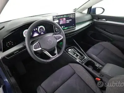 Usata VW Golf VIII Style 150 CV (110 kW) 2025 Blu Berlina