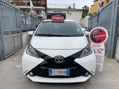 Brugt Toyota Aygo X-wave 69 HK (50 kW) 2016 Hvid Hatchback