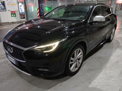 Infiniti Q30