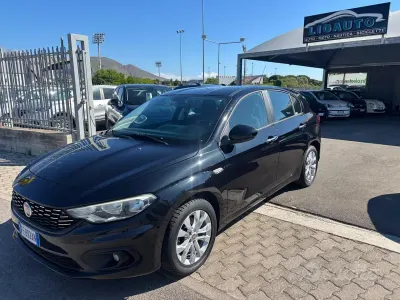 Usata Fiat Tipo Lounge 95 CV (69 kW) 2016 Nero Berlina