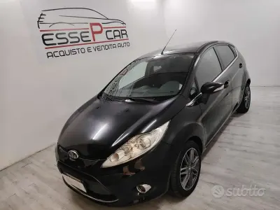 Usata Ford Fiesta Titanium 68 CV (50 kW) 2010 Nero Berlina