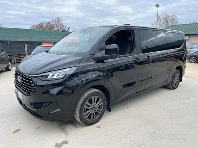 Usata Ford Tourneo Custom 170 CV (125 kW) 2024 Nero Furgone