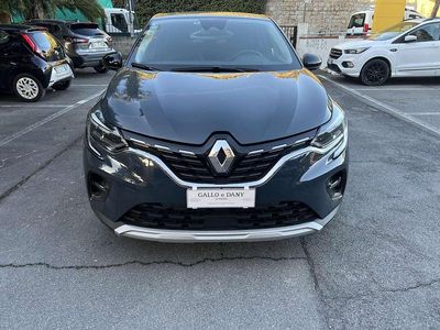 Usata Renault Captur Techno 94 CV (69 kW) 2023 Blu marine SUV