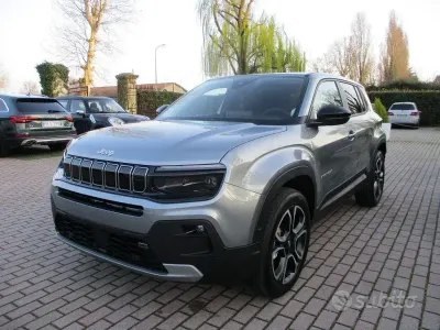 Nuova Jeep Avenger Summit 101 CV (74 kW) 2025 Grigio SUV