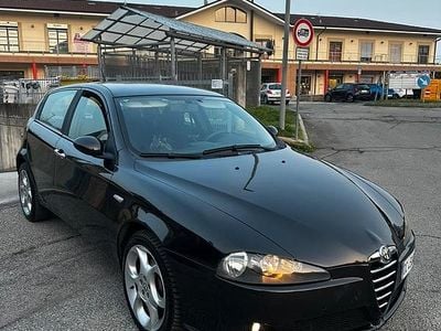 Usata Alfa Romeo 147 120 CV (88 kW) 2006 Nero Utilitaria
