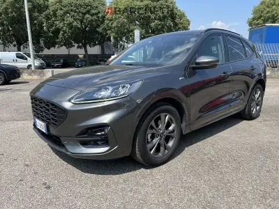 Usata Ford Kuga ST-Line X 190 CV (139 kW) 2022 Grigio scuro SUV