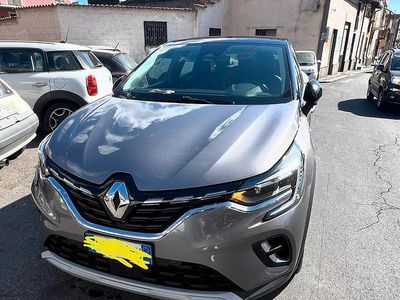 Usata Renault Captur 116 CV (85 kW) 2020 Grigio SUV