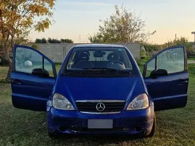 Usata Mercedes A140 82 CV (60 kW) 2000 Bluazzurro Utilitaria