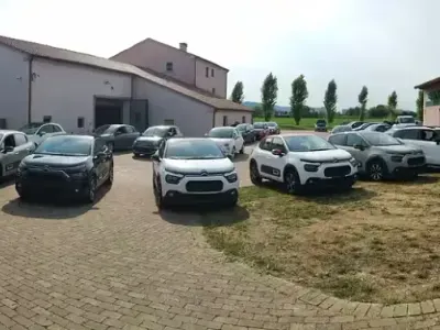 Usata Citroën C3 83 CV (61 kW) 2024 Grigio Berlina