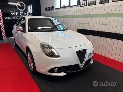 Usata Alfa Romeo Giulietta Distinctive 120 CV (88 kW) 2016 Bianco Utilitaria