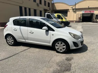 Usata Opel Corsa 86 CV (63 kW) 2014 Other Utilitaria