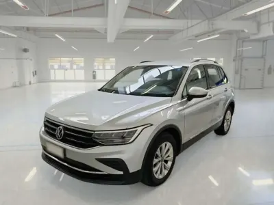Usata VW Tiguan Life 150 CV (110 kW) 2021 Argento SUV