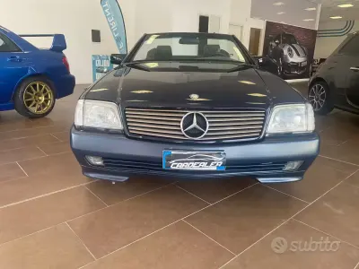 Usata Mercedes SL300 231 CV (169 kW) 1993 Blu/azzurro Cabrio