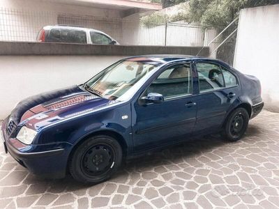 usata VW Bora Trendline 1.6 2001 - Blu