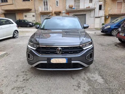 Usata VW T-Roc Edition 150 CV (110 kW) 2024 Grigio SUV