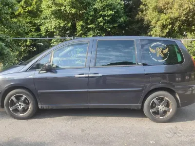Usata Peugeot 807 2005 Blu Monovolume