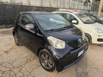 Usata Toyota iQ Sol 67 CV (49 kW) 2009 Nero Utilitaria