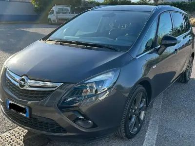 Usata Opel Zafira Tourer Cosmo 131 CV (96 kW) 2012 Grigio Monovolume