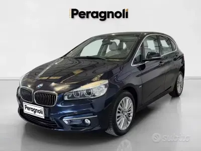 Usata BMW 218 Active Tourer Luxury Line 150 CV (110 kW) 2016 Blu Monovolume