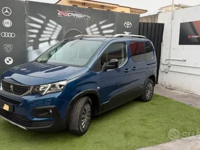 Gebraucht Peugeot Rifter Allure 102 PS (75 kW) 2026 Blau Van / Kleinbus