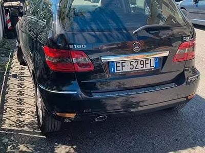 Usata Mercedes B180 109 CV (80 kW) 2010 Nero Monovolume