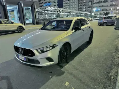 Usata Mercedes A180 116 CV (85 kW) 2019 Argento Berlina