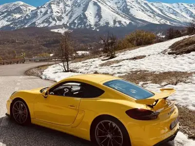 Usata Porsche Cayman GT4 385 CV (283 kW) 2015 Giallo Coupé