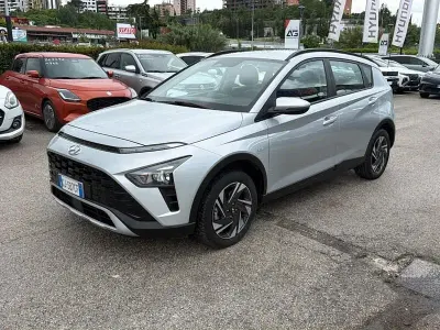 Käytetty Hyundai Bayon 101 HP (74 kW) 2022 Harmaa Katumaasturi