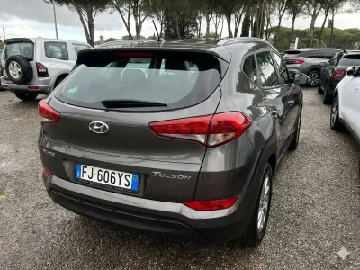 Usata Hyundai Tucson Comfort 116 CV (85 kW) 2016 Grigio SUV