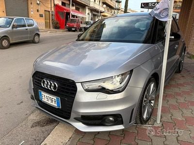 Grigio Usata 2015 Audi A1 Comfort Berlina | 12.500 € (Buon prezzo)