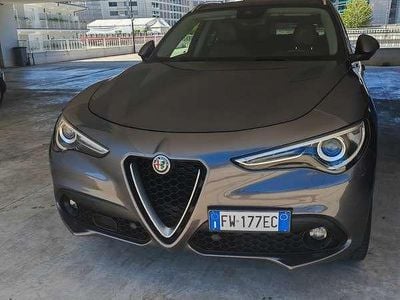Usata Alfa Romeo Stelvio Executive 209 CV (153 kW) 2019 Grigio SUV