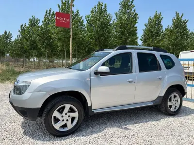 Usata Dacia Duster Lauréate 105 CV (77 kW) 2012 Grigio SUV
