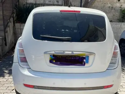 Usata Lancia Ypsilon 60 CV (44 kW) 2008 Bianco Utilitaria