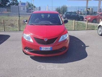 Usata Lancia Ypsilon 69 CV (50 kW) 2019 Rosso Utilitaria