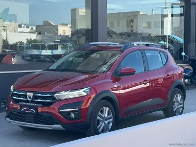 Usata Dacia Sandero Comfort 91 CV (66 kW) 2021 Rosso Berlina