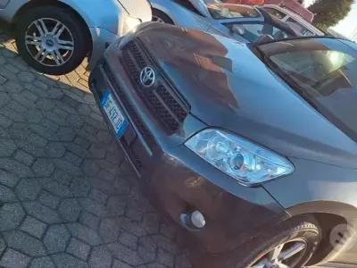 Usata Toyota RAV4 128 CV (94 kW) 2007 Grigio SUV