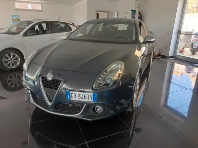 Usata Alfa Romeo Giulietta Super 120 CV (88 kW) 2019 Grigio Utilitaria