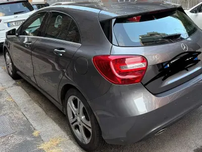 Usata Mercedes A180 109 CV (80 kW) 2014 Grigio Utilitaria