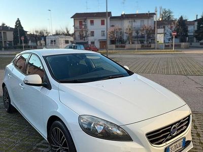 Usata Volvo V40 R-Design 114 CV (83 kW) 2013 Bianco Berlina