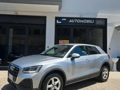 Usata Audi Q2 Business 150 CV (110 kW) 2020 Grigio SUV