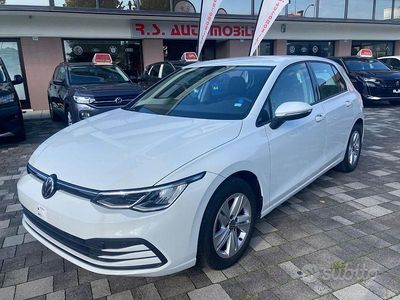 Usata VW Golf VIII Life 131 CV (96 kW) 2022 Bianco Berlina