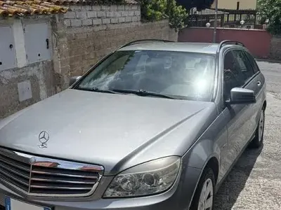 Usata Mercedes C220 170 CV (125 kW) 2011 Grigio Berlina