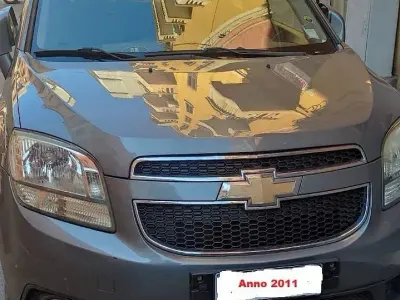 Usata Chevrolet Orlando 131 CV (96 kW) 2011 Grigio Monovolume