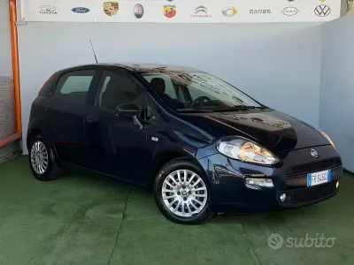 Usata Fiat Punto Street 95 CV (69 kW) 2018 Blu Utilitaria