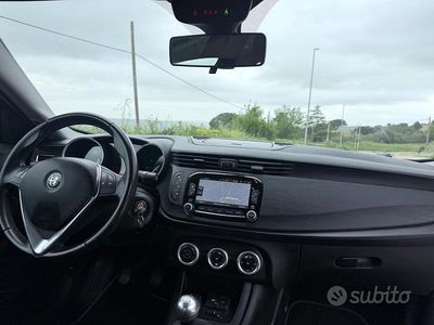 Usata Alfa Romeo Giulietta Business 120 CV (88 kW) 2018 Bianco Berlina