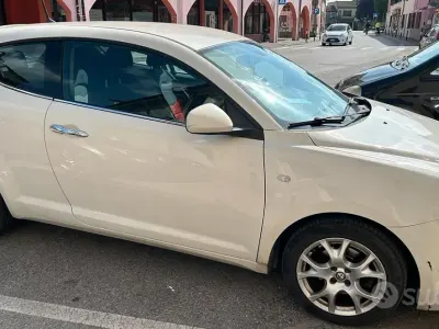 Usata Alfa Romeo MiTo 90 CV (66 kW) 2014 Utilitaria