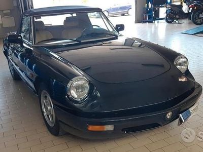 Usata Alfa Romeo Spider 106 CV (77 kW) 1991 Nero Cabrio