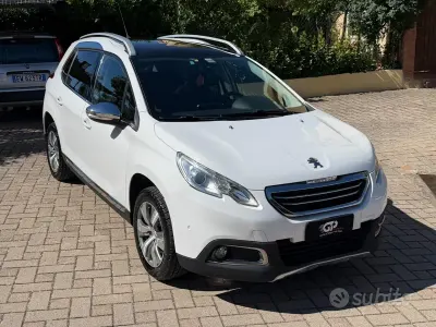 Usata Peugeot 2008 Allure 92 CV (67 kW) 2014 Bianco SUV